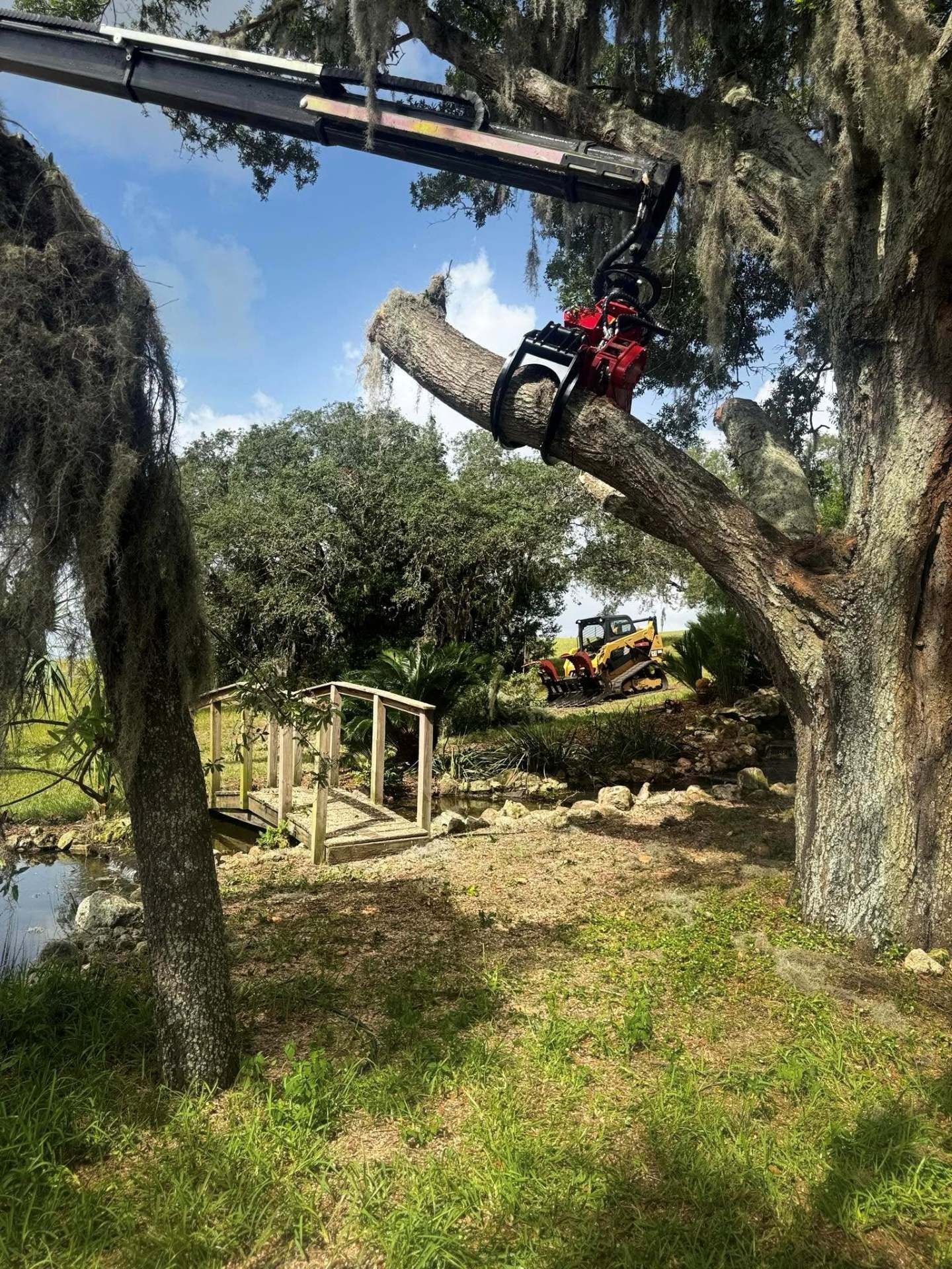 grappler claw truck makes trimming trees safer